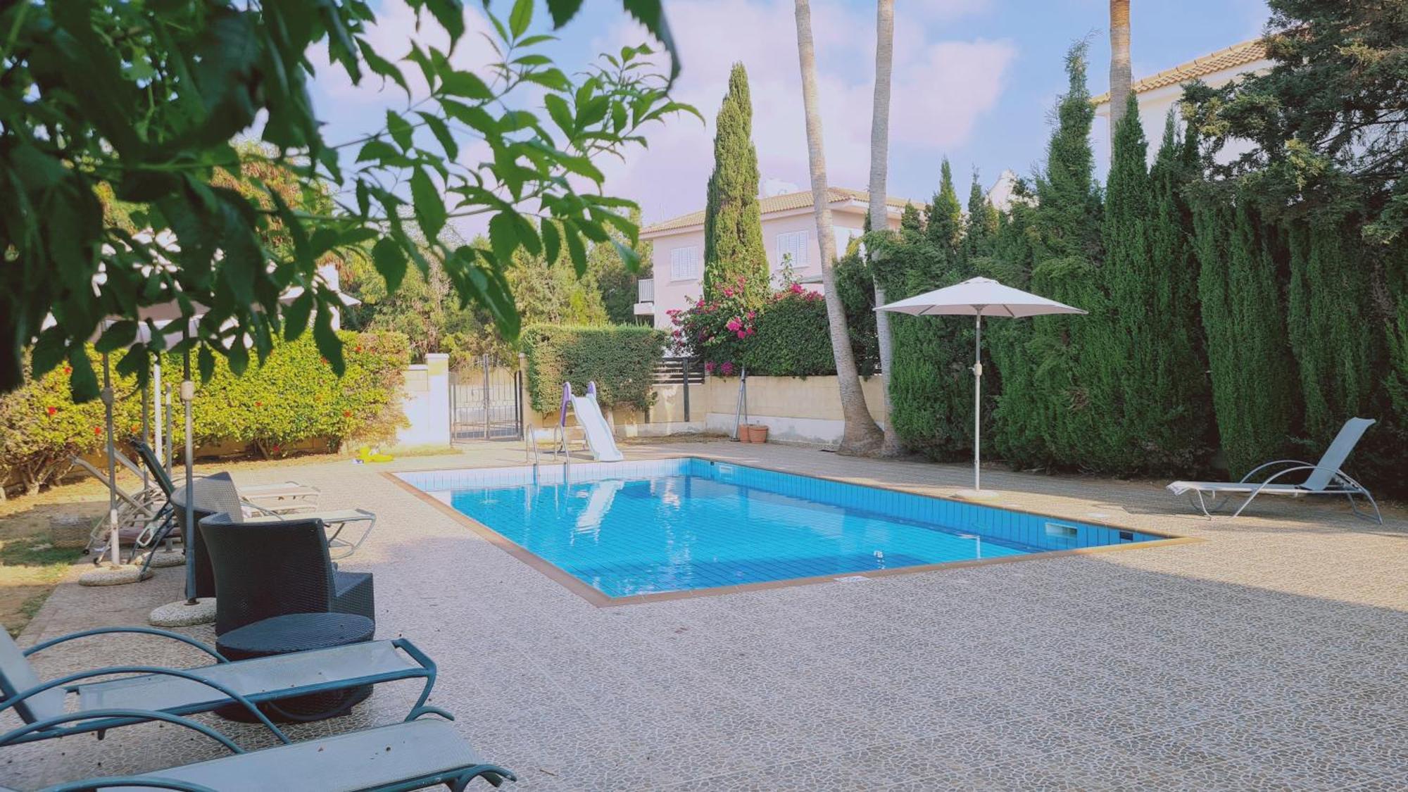 Nissi House *