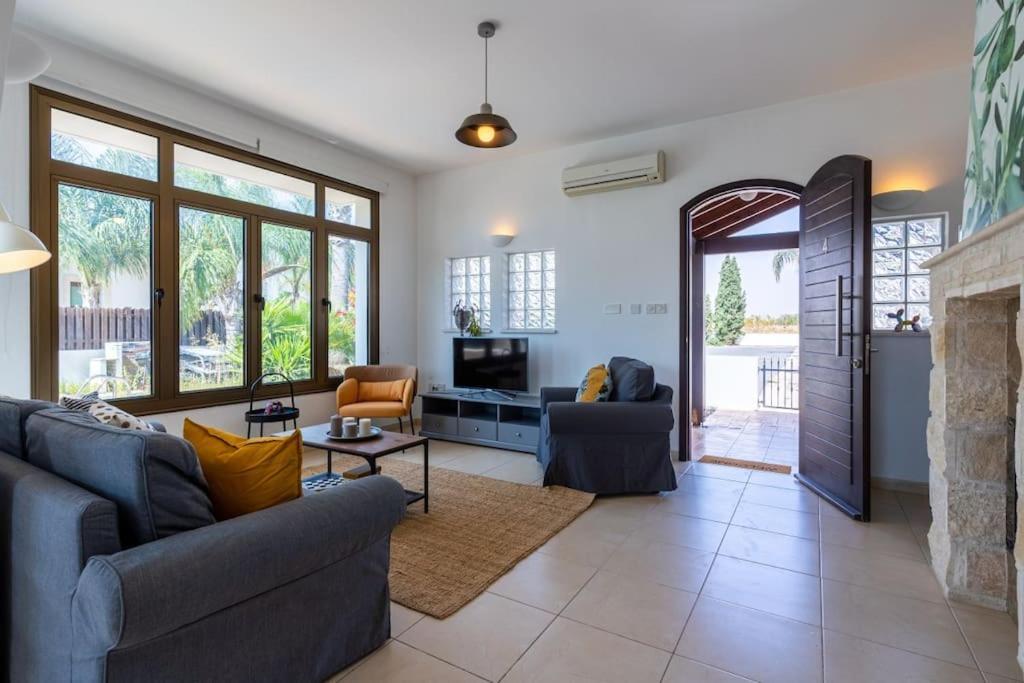 Lumina 2-bedroom And Pool In Apartment *