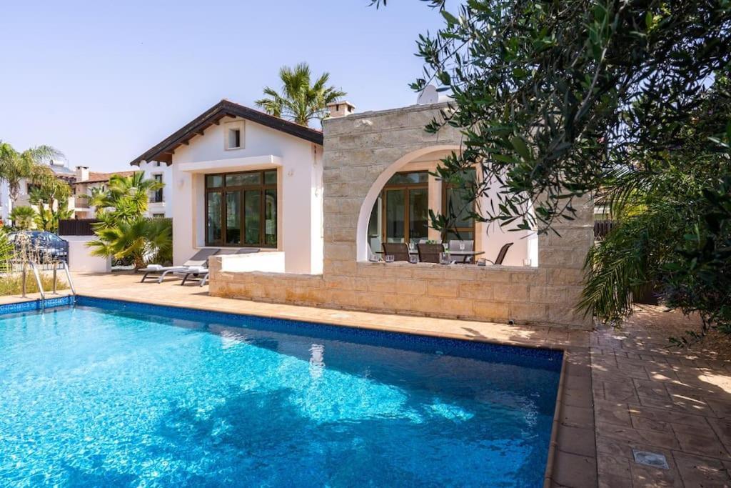 Apartment Lumina 2-bedroom And Pool In *