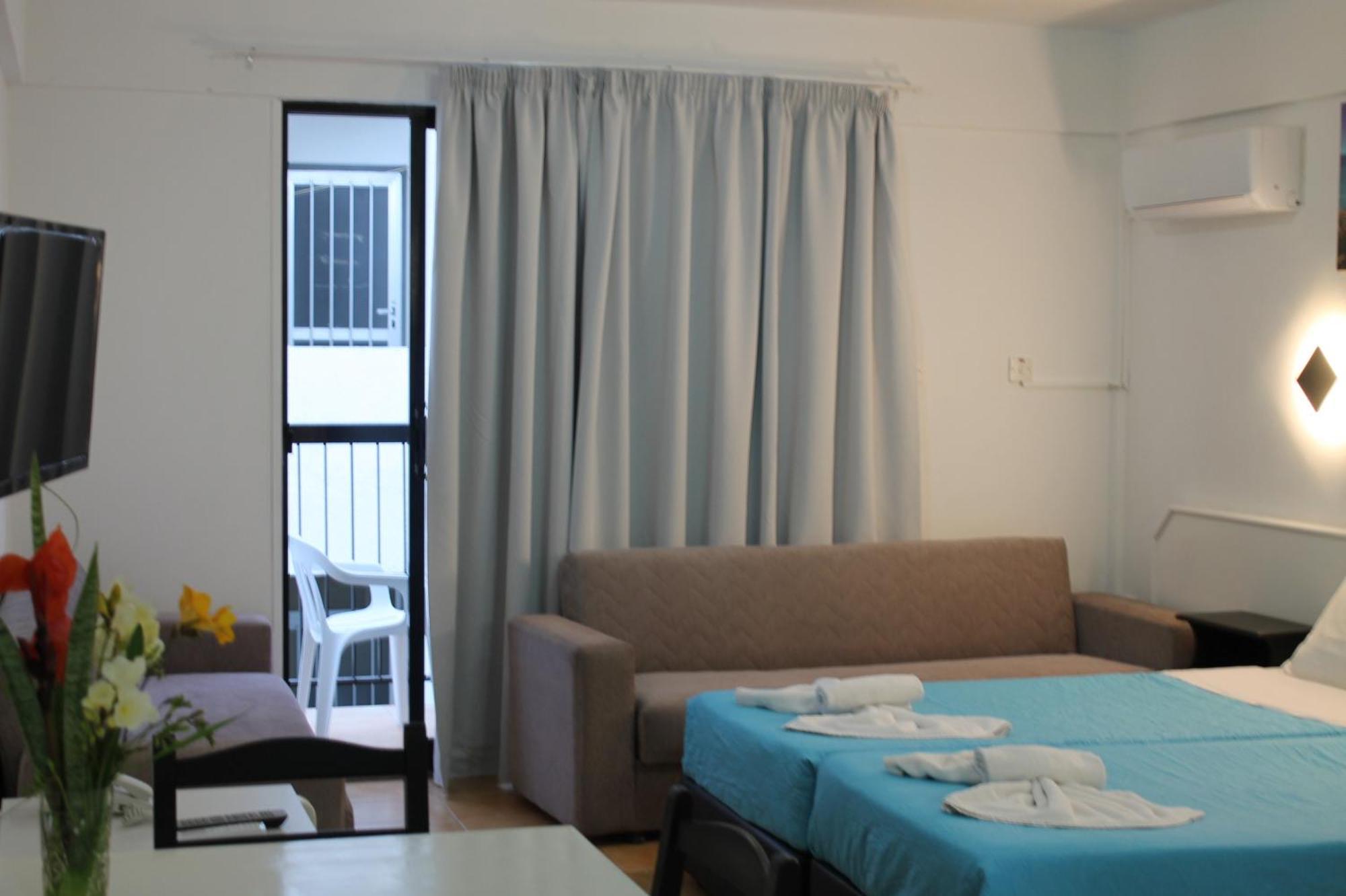 A Maos Aparthotel