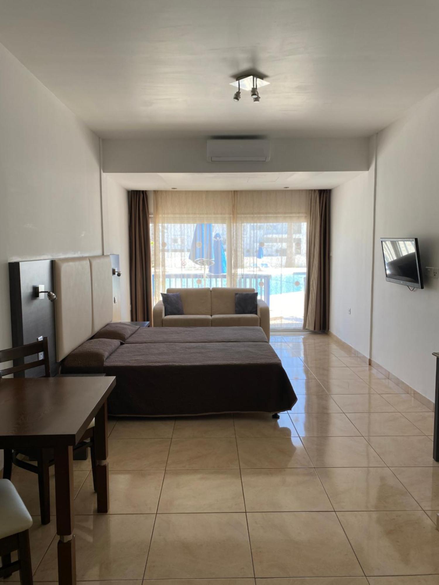 Alexia Aparthotel 2*