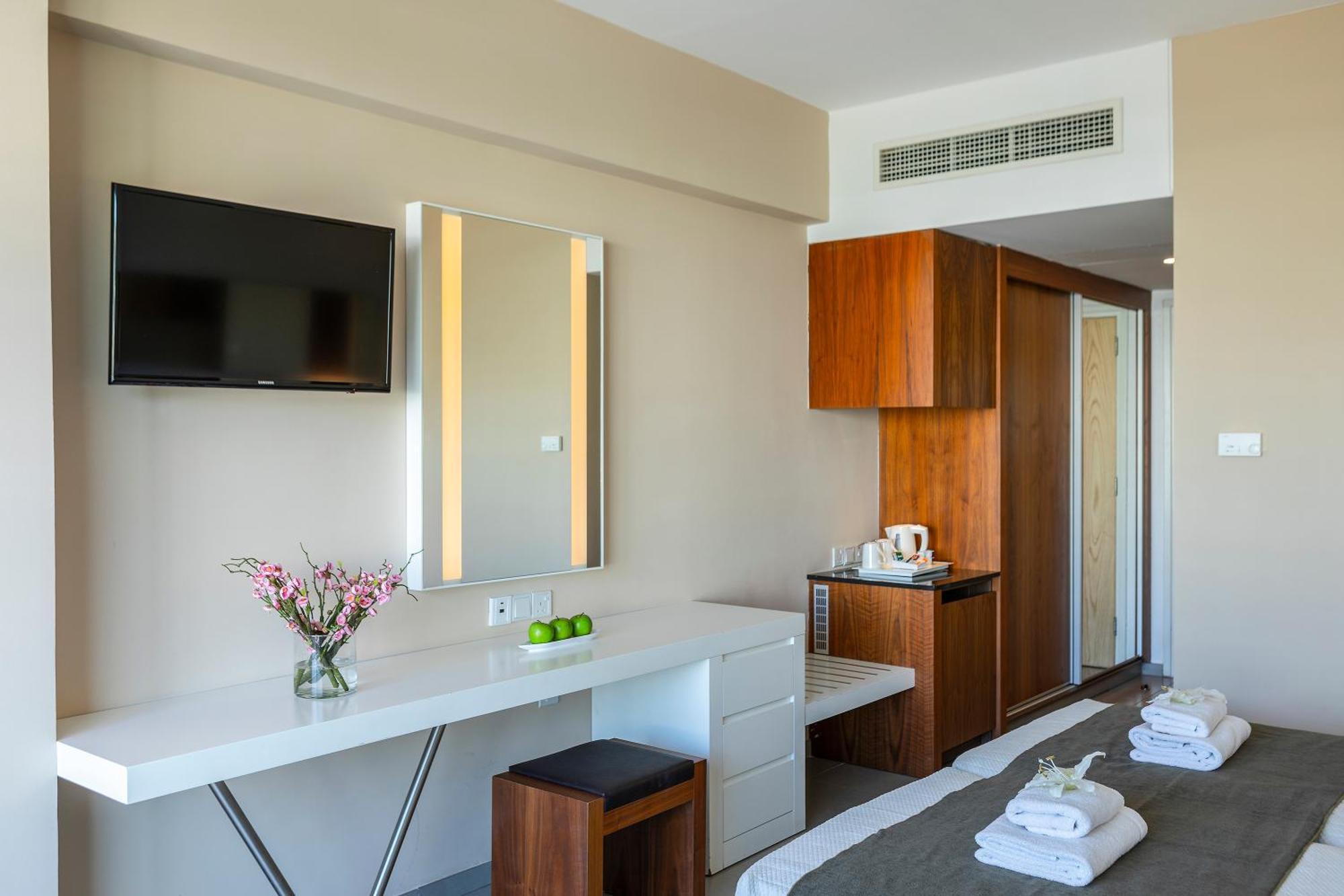 Melissi & Hotel 4*