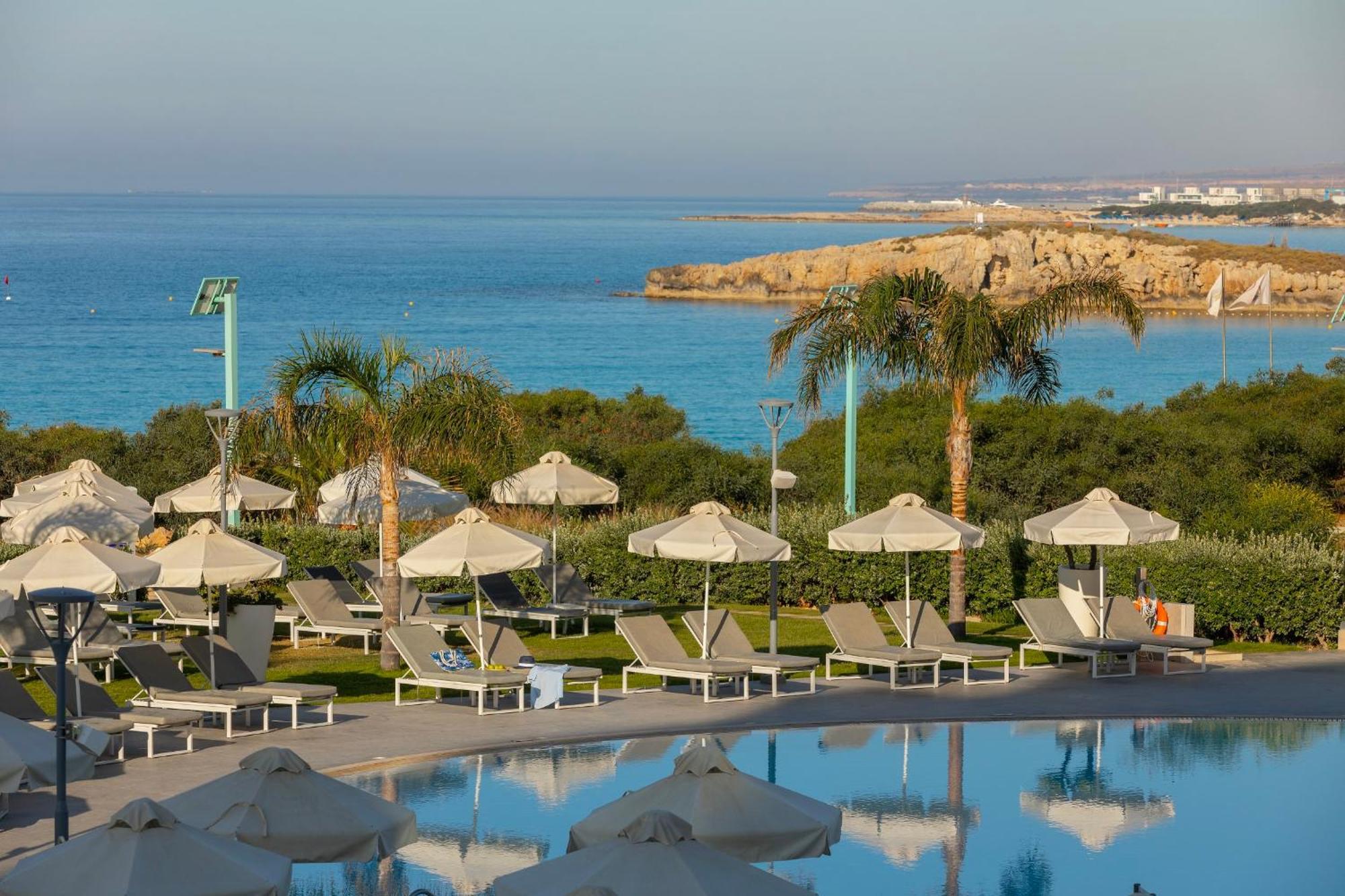 Nissiblu Hotel 5*