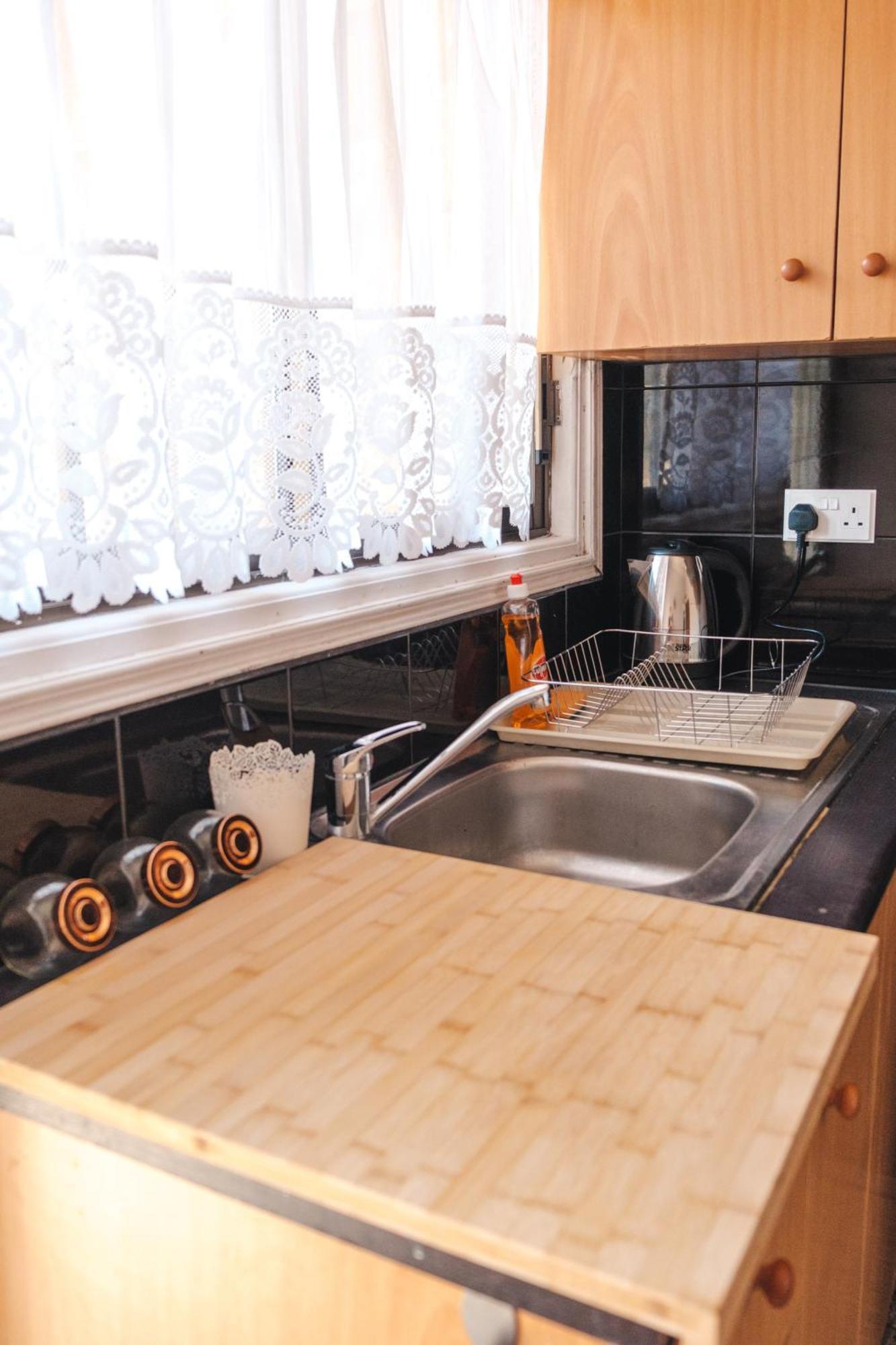 Serenityone - Centrally Located One Bedroom