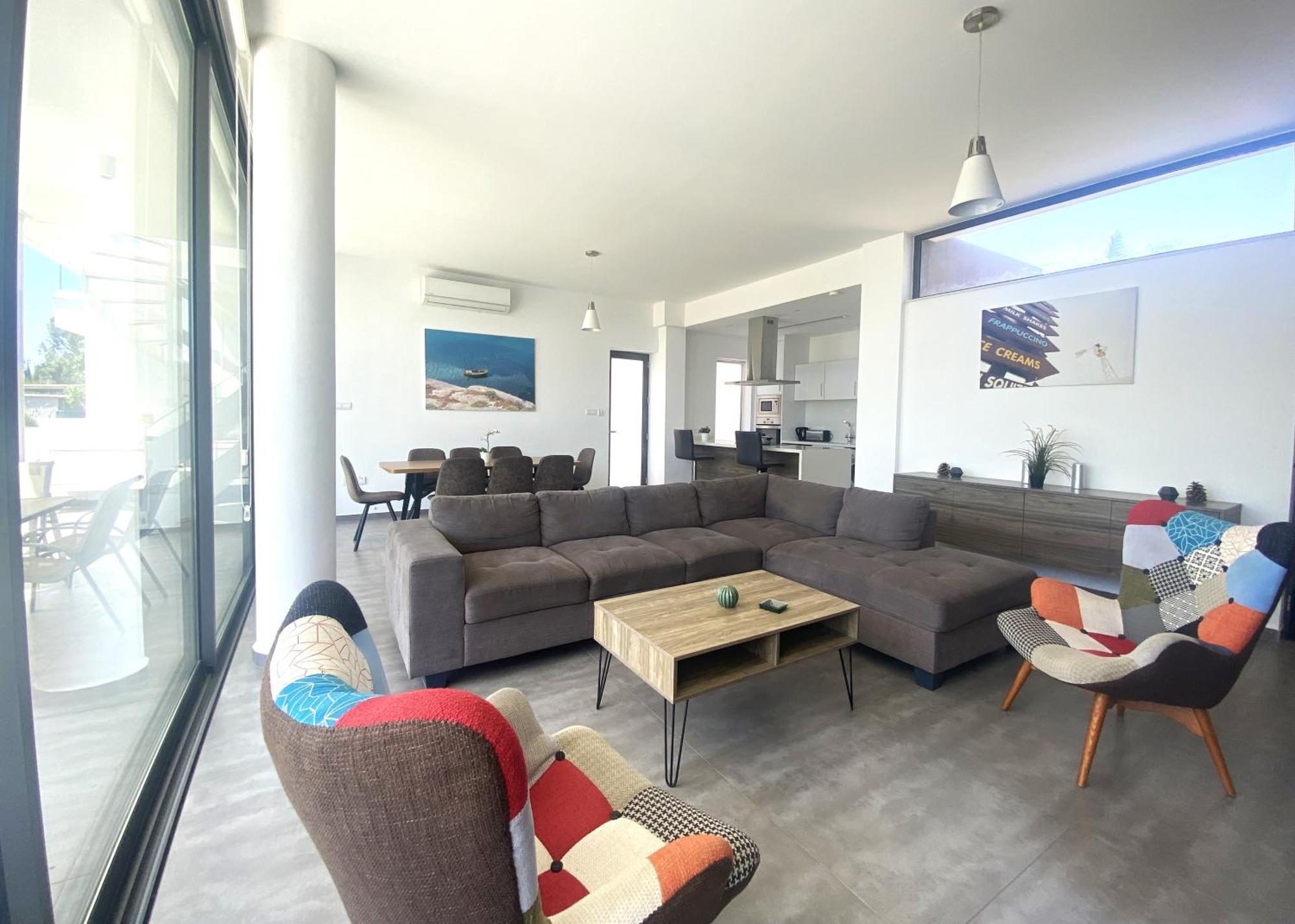 Villa Nissi Pearl *