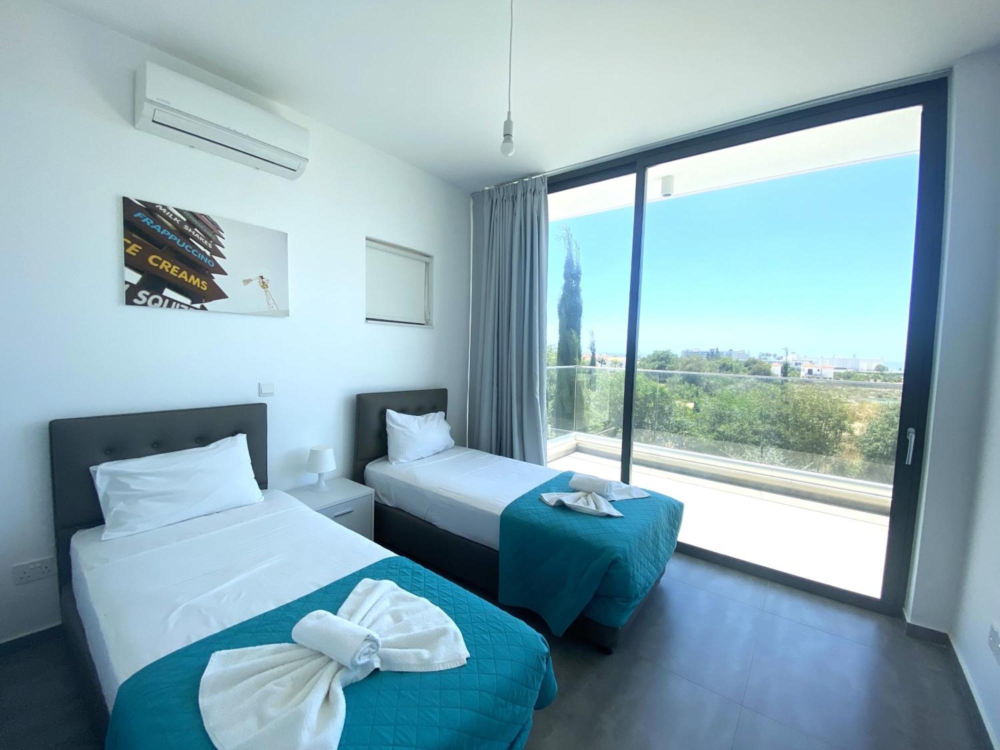 Villa Nissi Pearl *