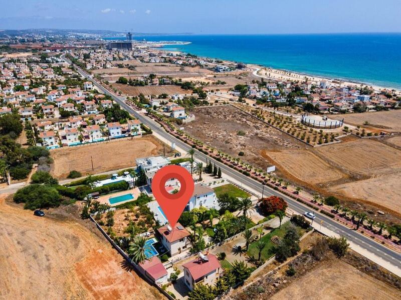 Tropical Villa Ayia Napa