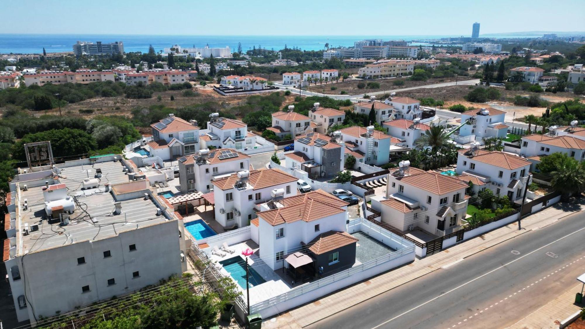 La Bella Nissi Villa *