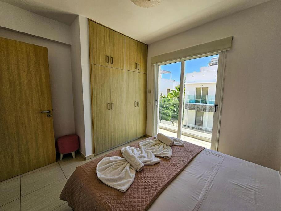 Nissi Villa *