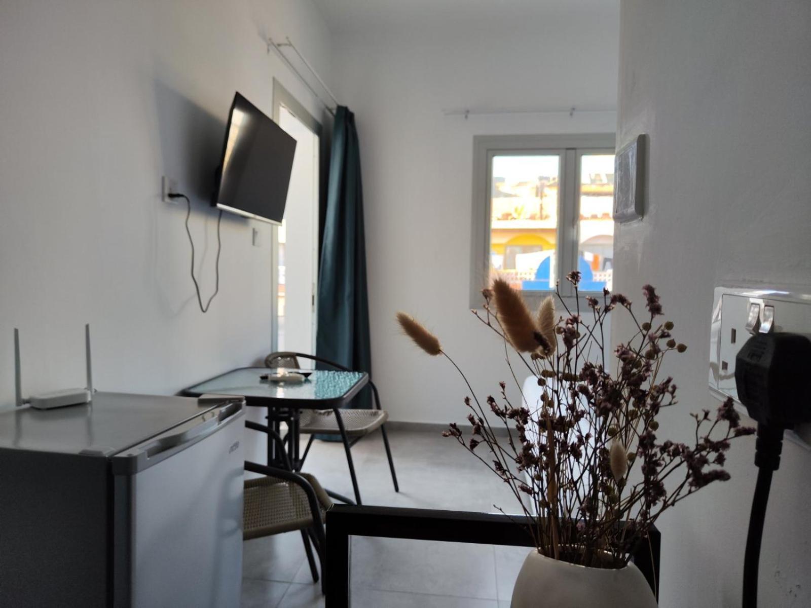 Bluejsuite Inn *