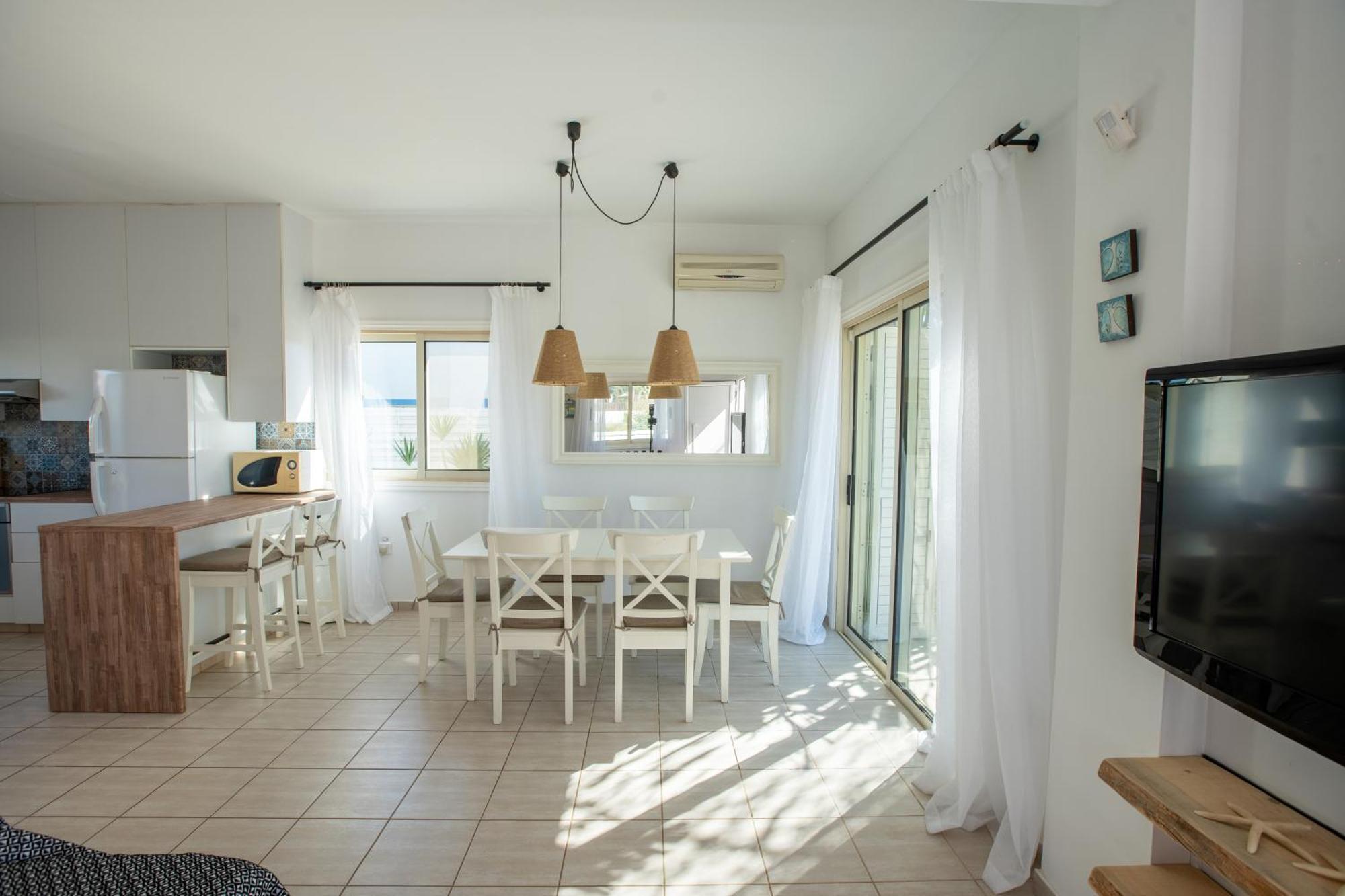 Villa Phaedrus Living: Luxury Oceania