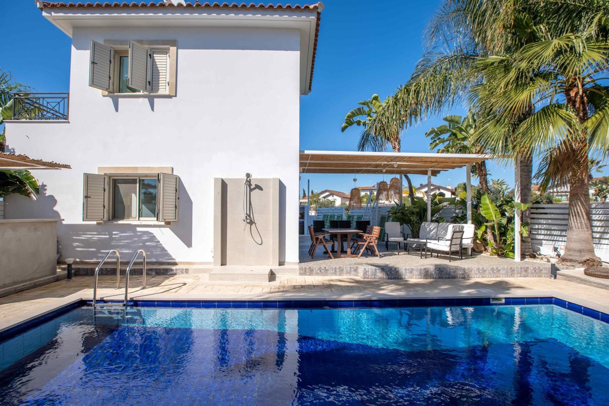 Phaedrus Living: Luxury Oceania