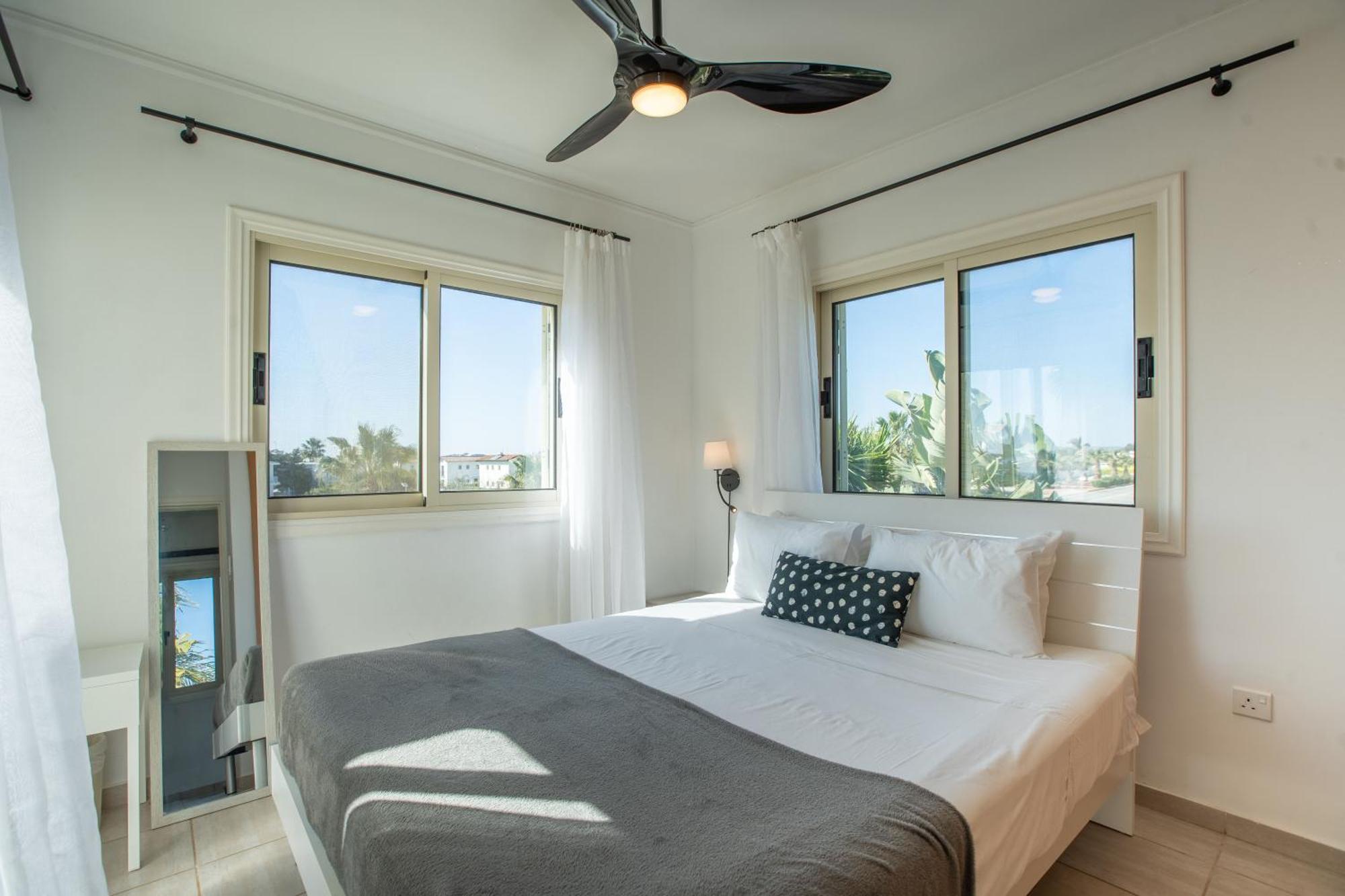 Phaedrus Living: Luxury Oceania Villa Agia Napa