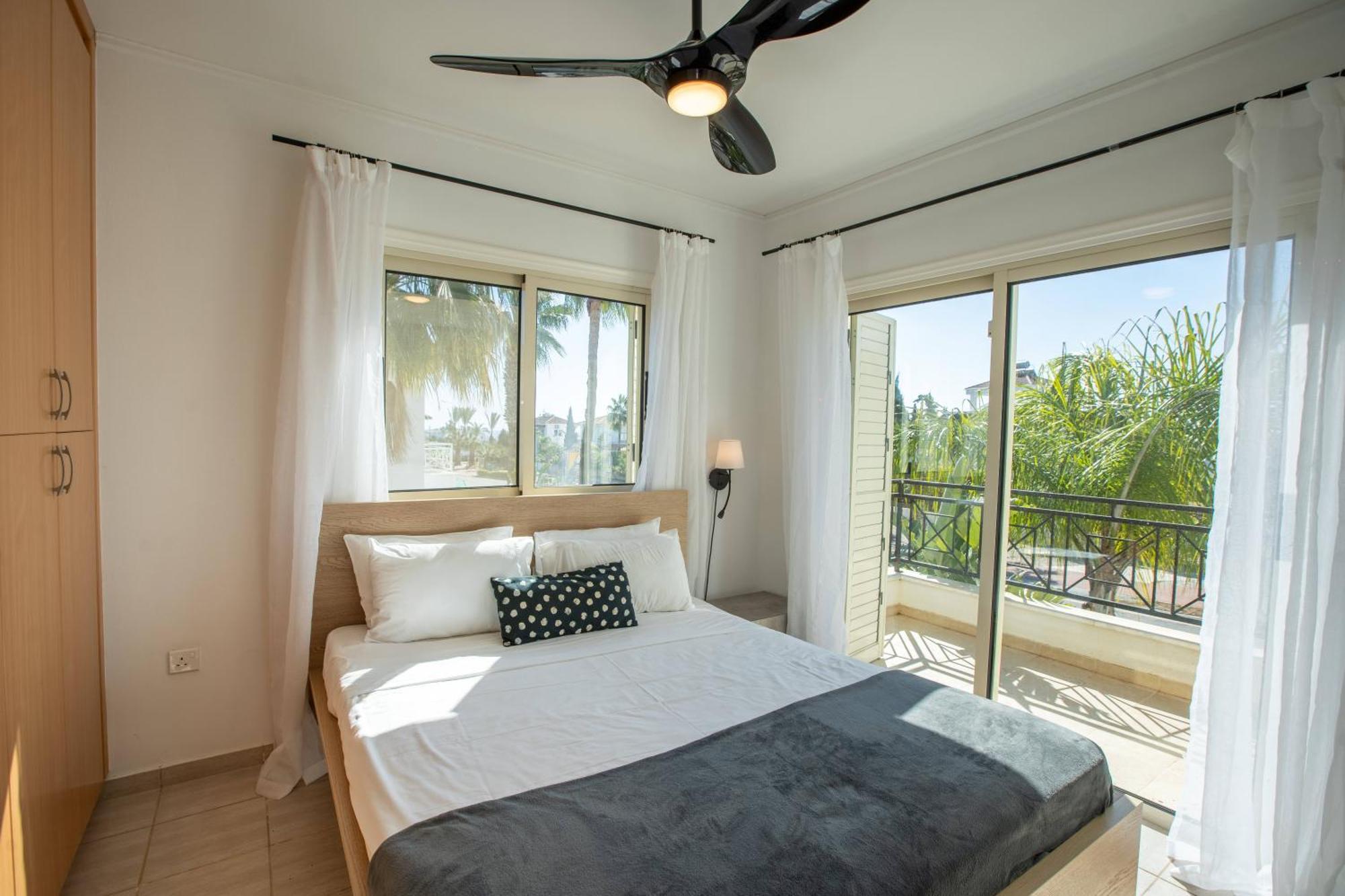 Villa Phaedrus Living: Luxury Oceania Agia Napa