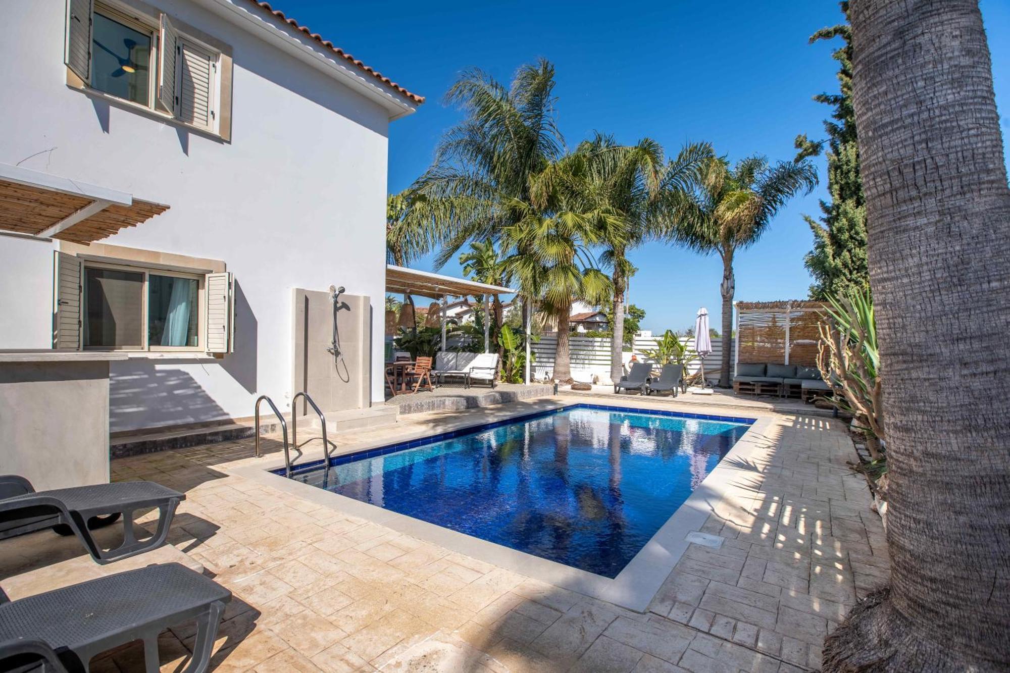 Phaedrus Living: Luxury Oceania * Agia Napa