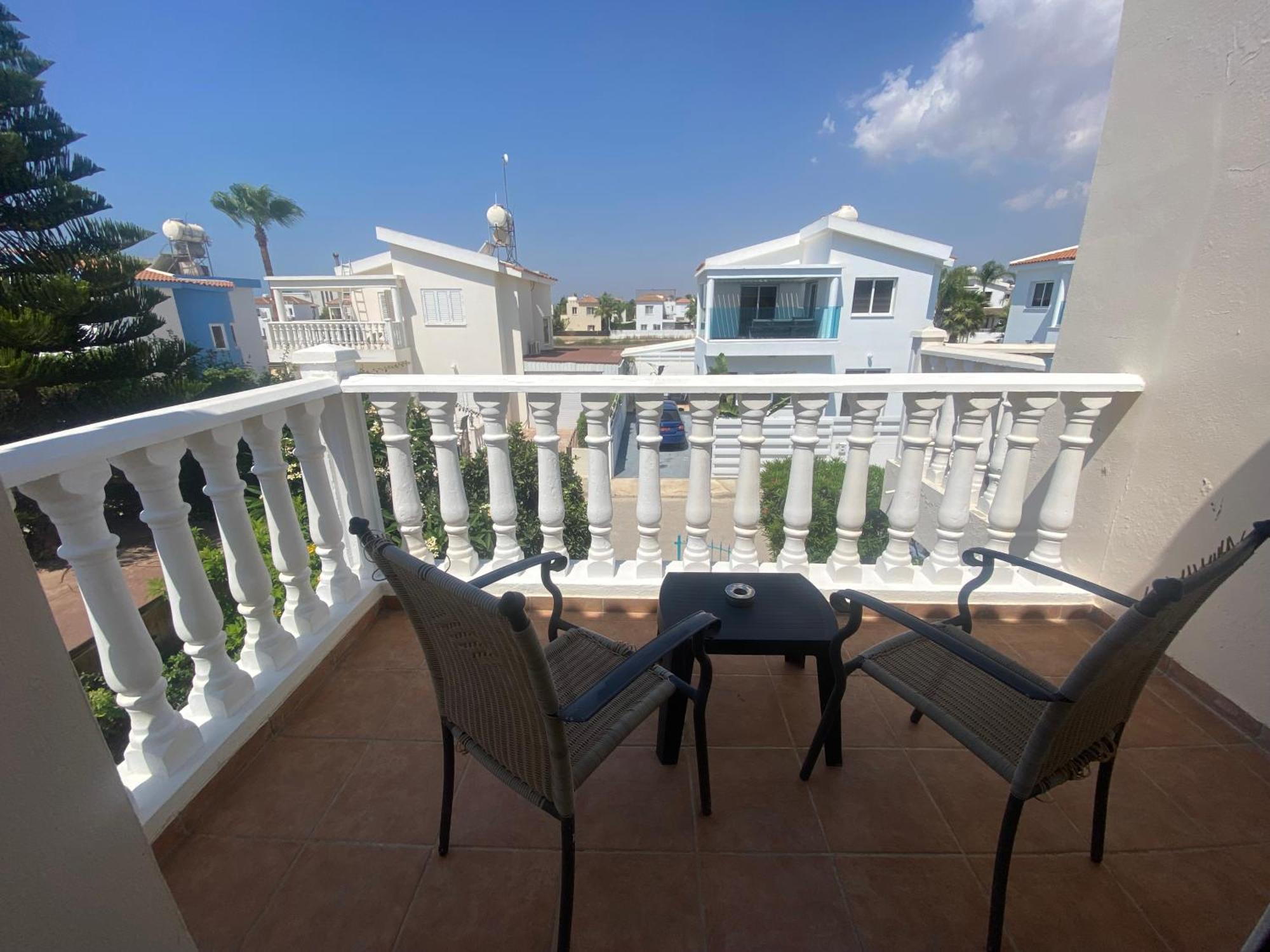Buenovilla Elsa * Ayia Napa