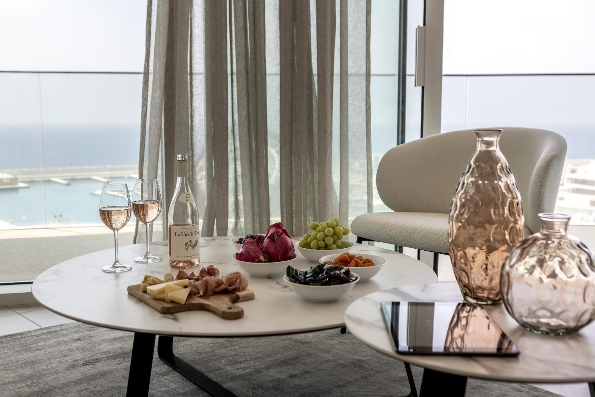 Marina East Tower Apartment *
