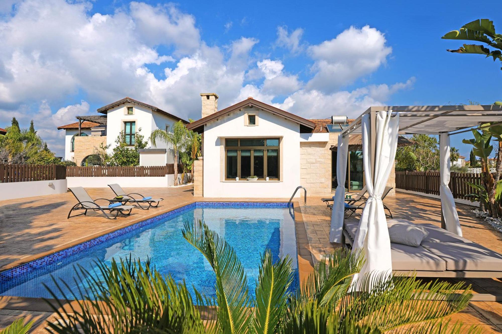 Lara - 3bed Bangalow With Large Pool Ayia Napa