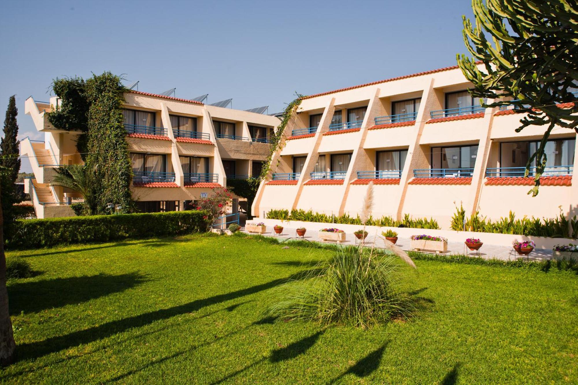 Aparthotel Napa Apts 3*