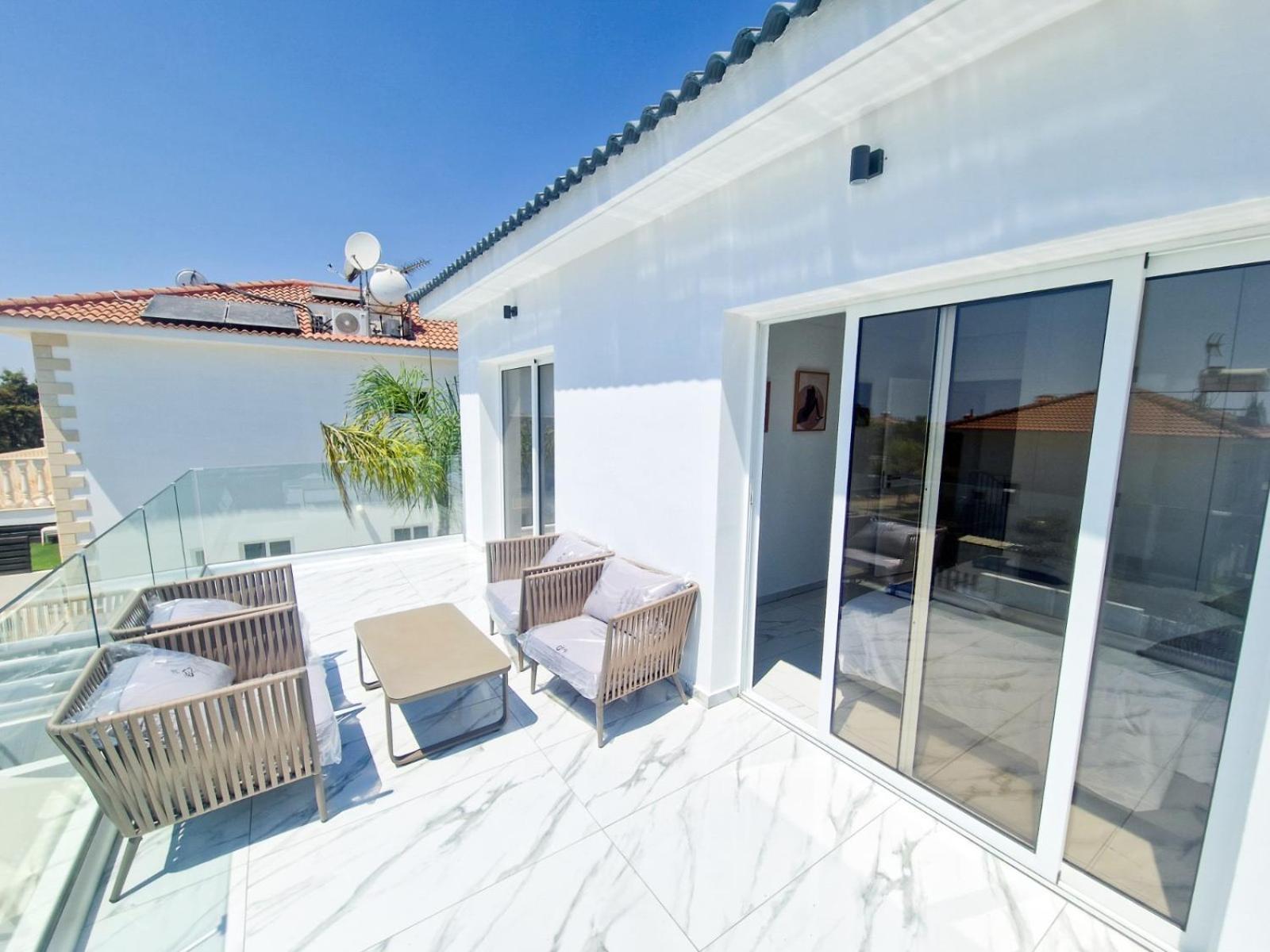 Sunshine Villa