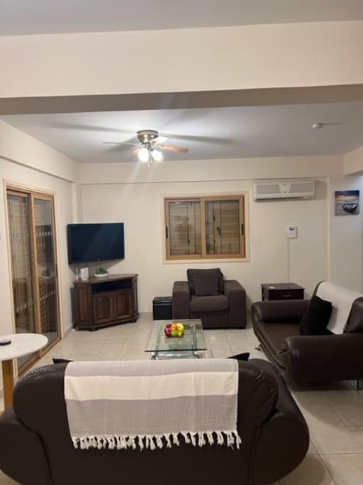 Palm 3 Bedrooms - Sleeps 6 *