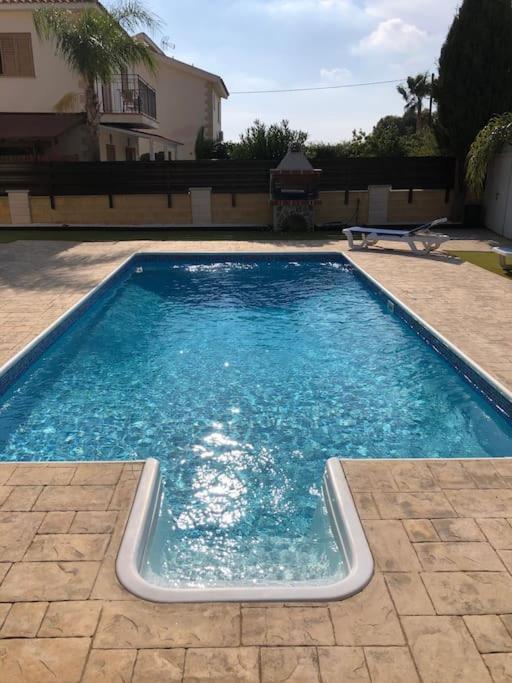 Palm 3 Bedrooms - Sleeps 6 Villa *