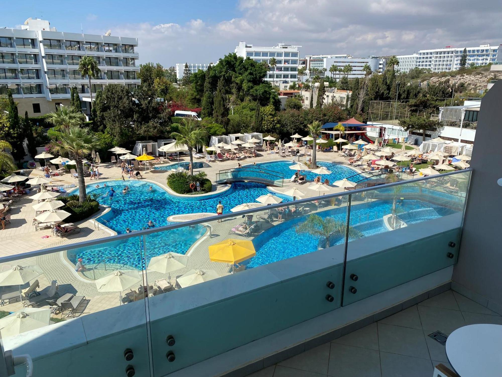 Melissi & Hotel 4*