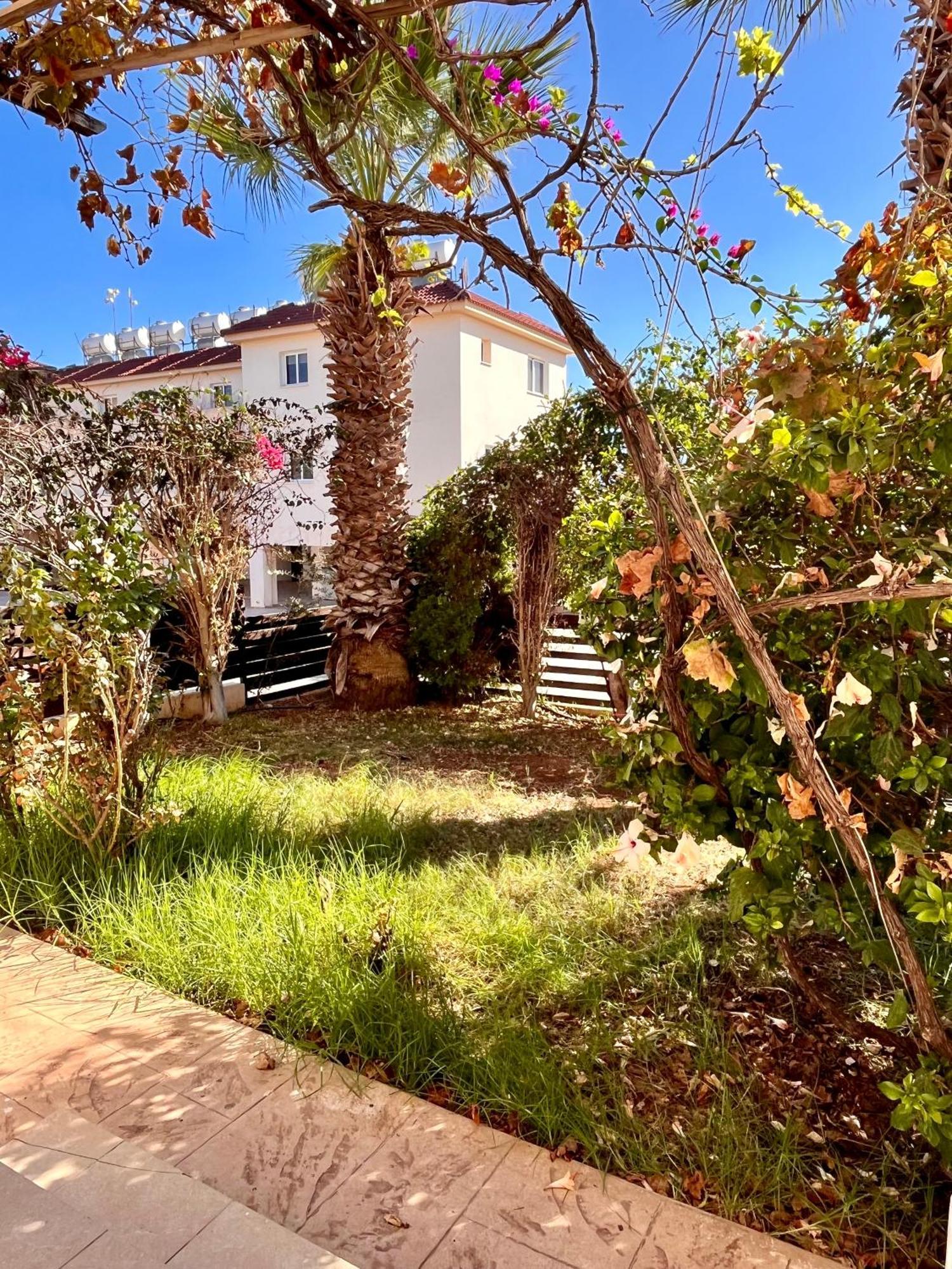 2 Bedroom With Private Garden, Walk To Nissi Beach, Communal Swimming Pool Apartment Ayia Napa
