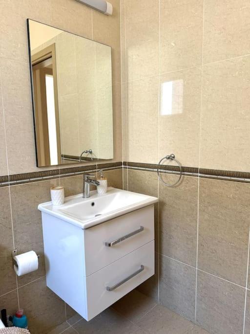 Nissi 7 Big Veranda And Free Wifi Apartment *