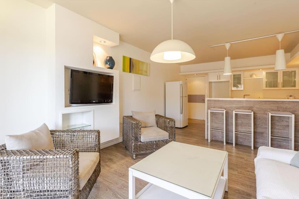 Apartment Three Bedroom Modern Flat *