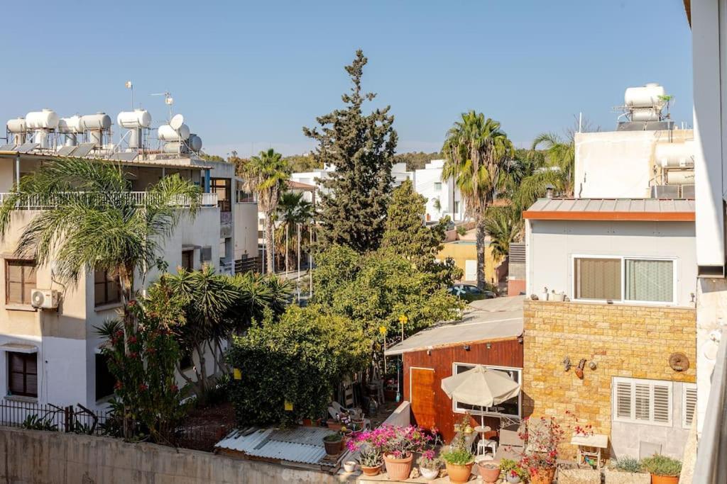 Three Bedroom Modern Flat Apartment