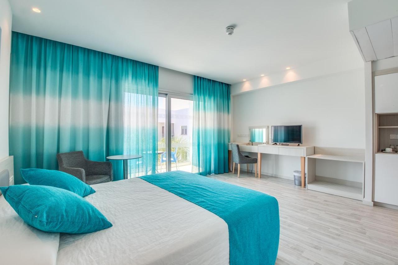 Anesis Hotel 3*