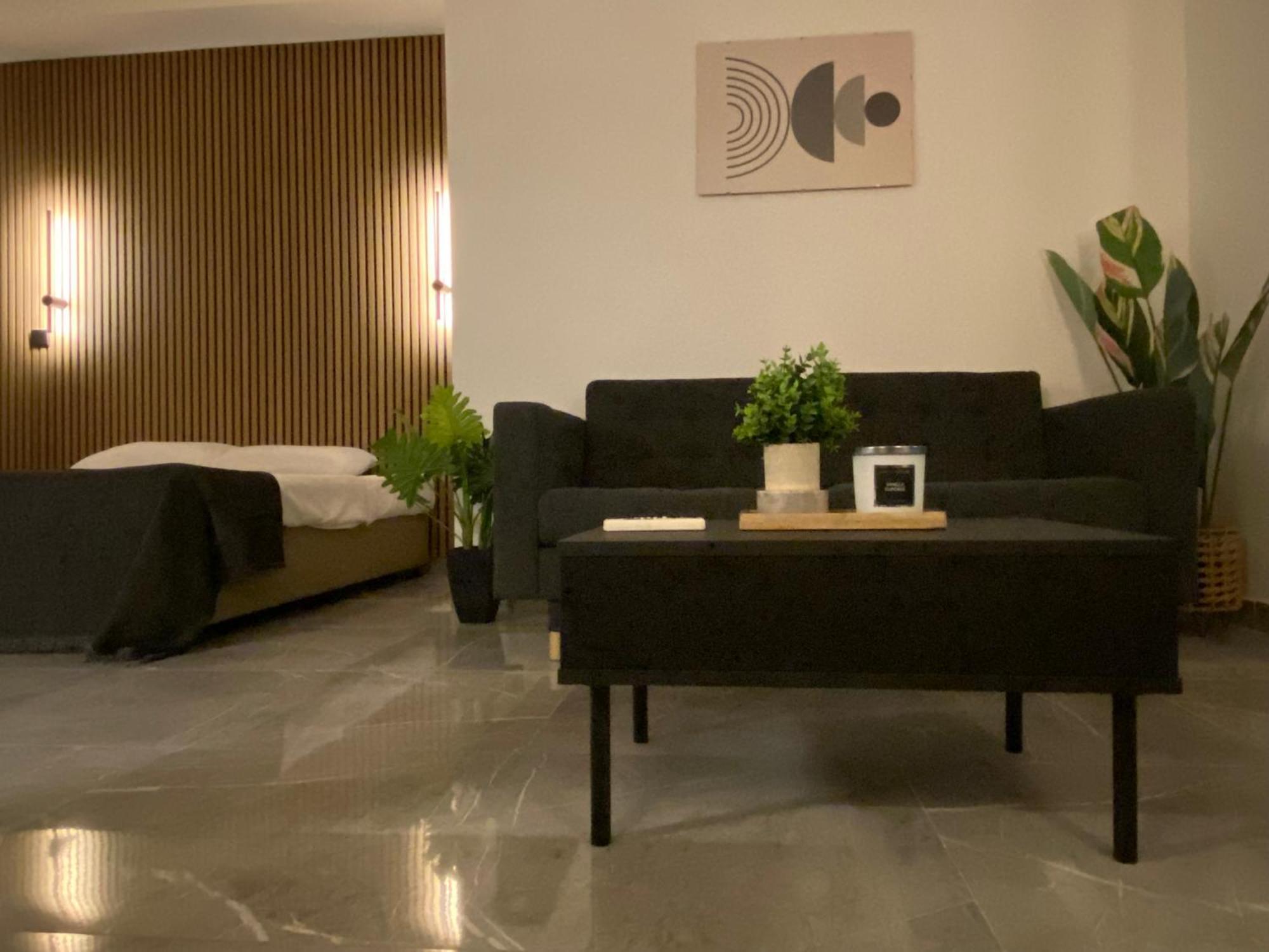 Nissi Avenue Apartment *
