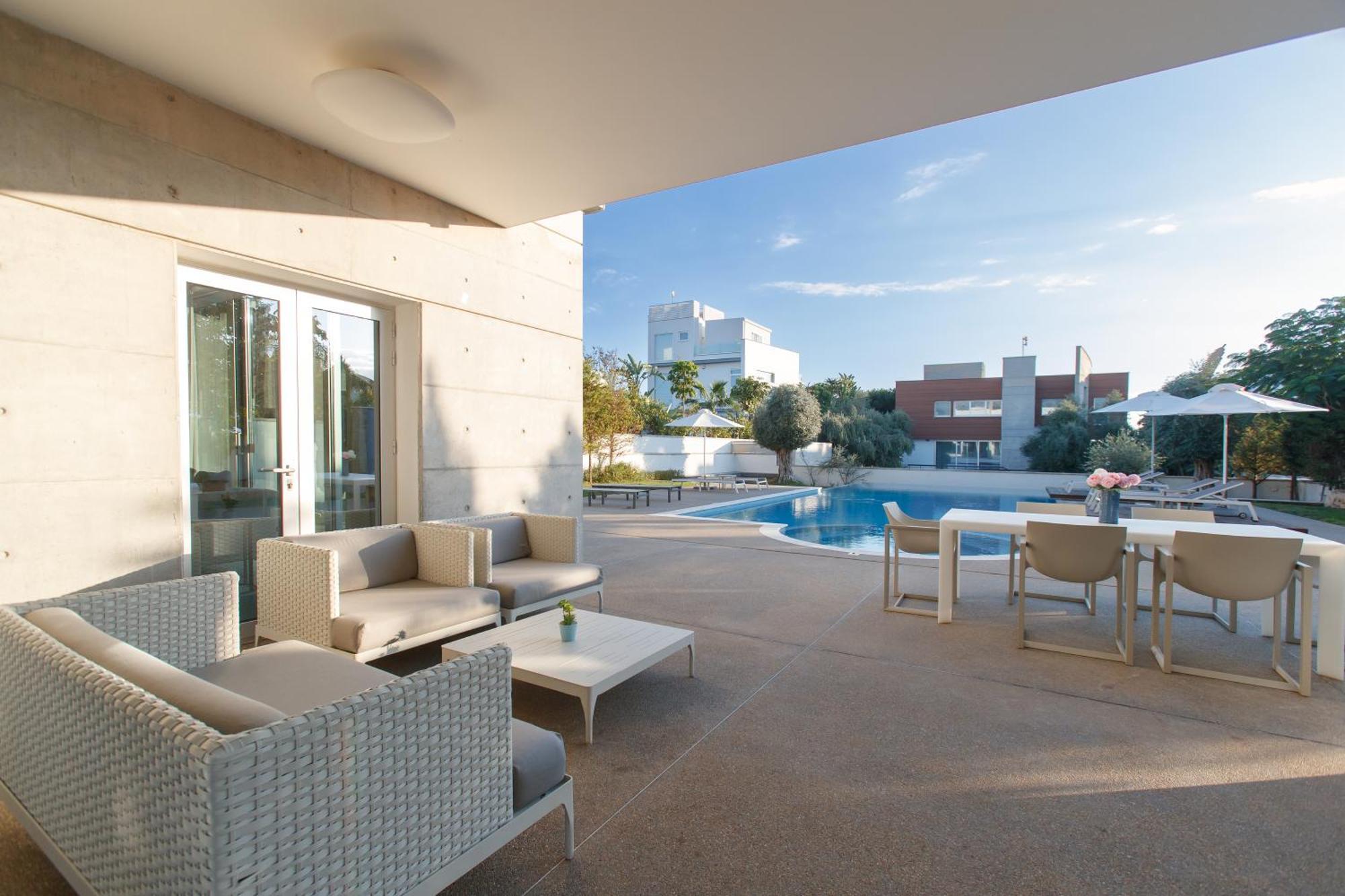 Villa Vivo Mare Beachfront - Emerald *