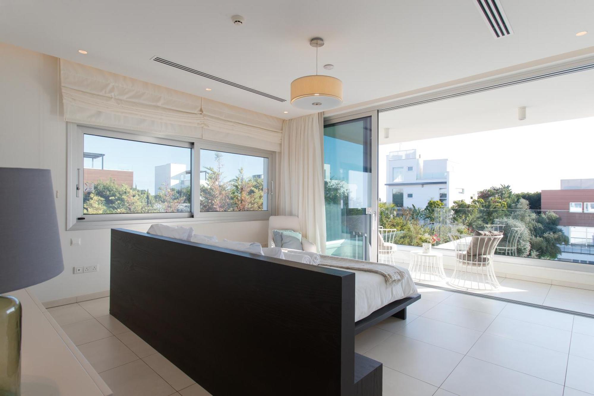 Vivo Mare Beachfront - Emerald