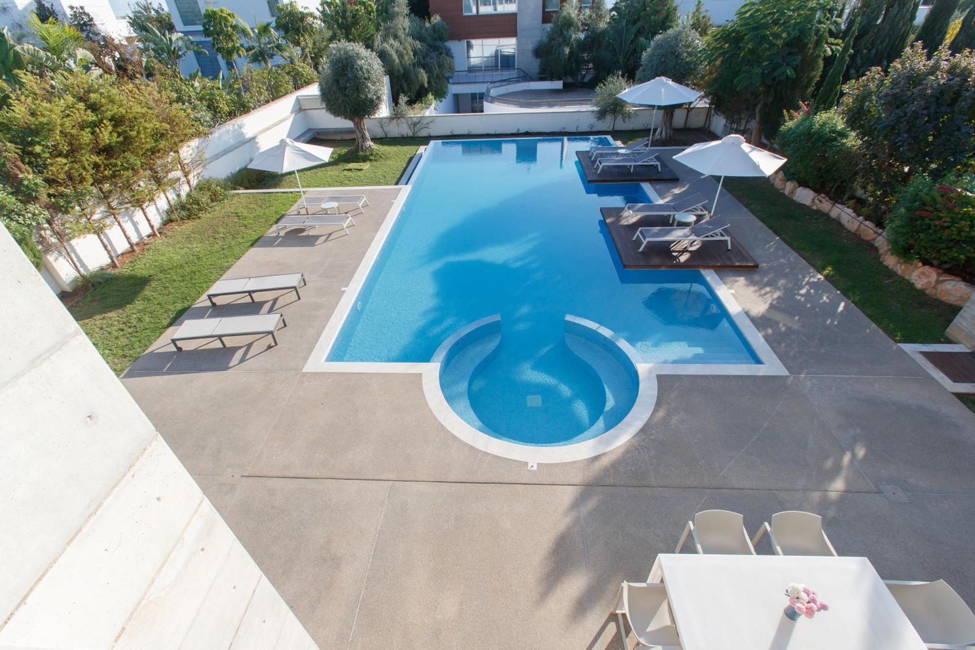 Vivo Mare Beachfront - Emerald Villa
