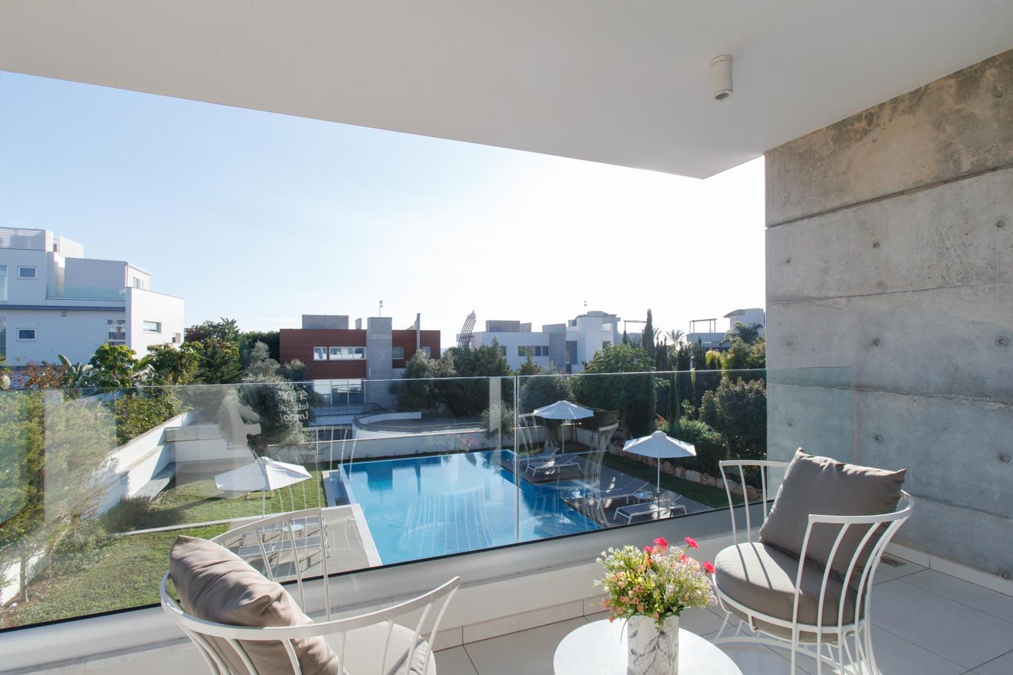 Vivo Mare Beachfront - Emerald * Ayia Napa