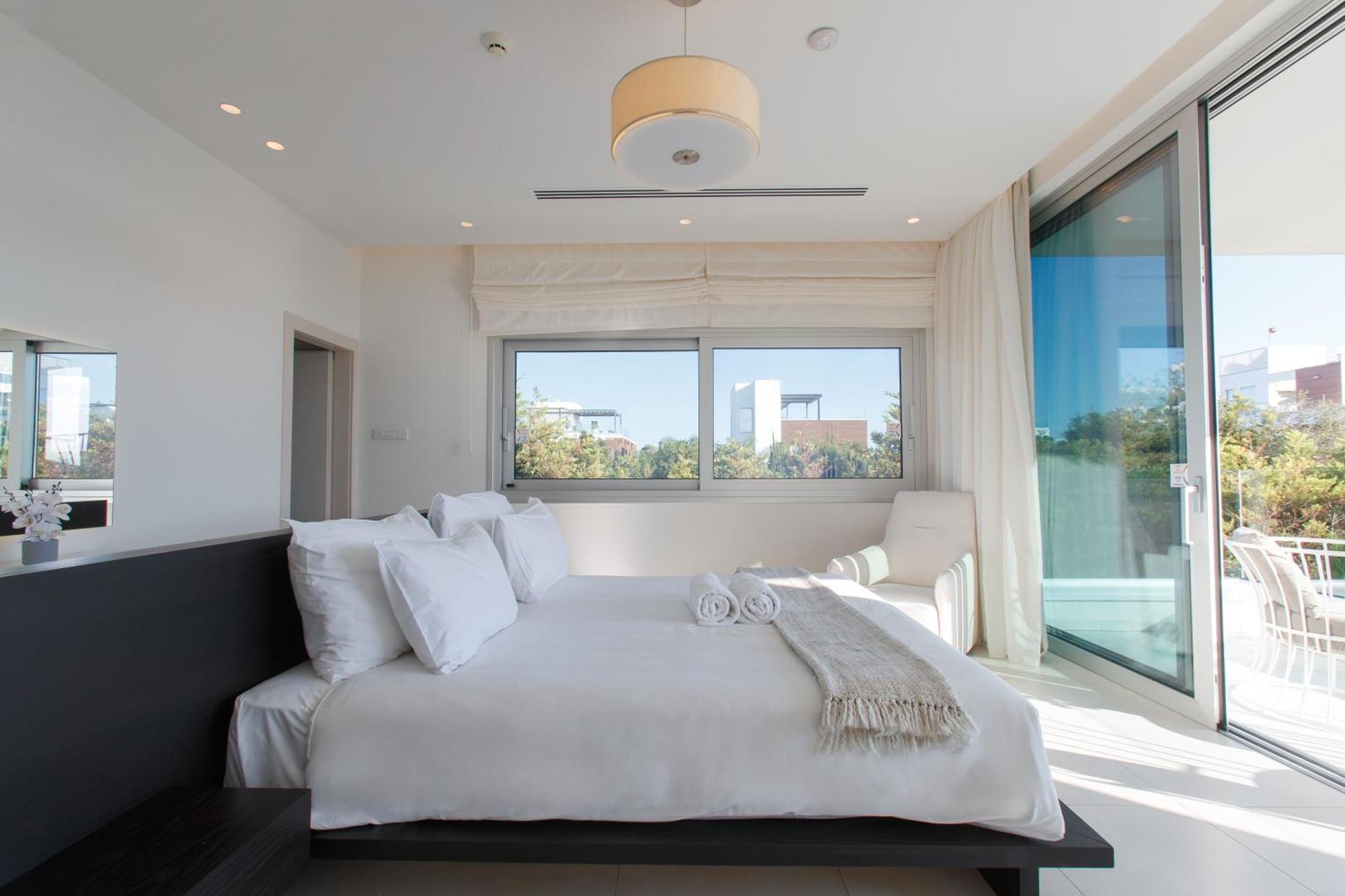 Vivo Mare Beachfront - Emerald