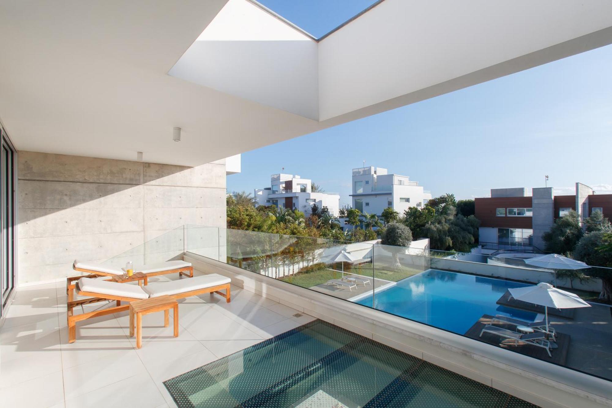 Vivo Mare Beachfront - Emerald *