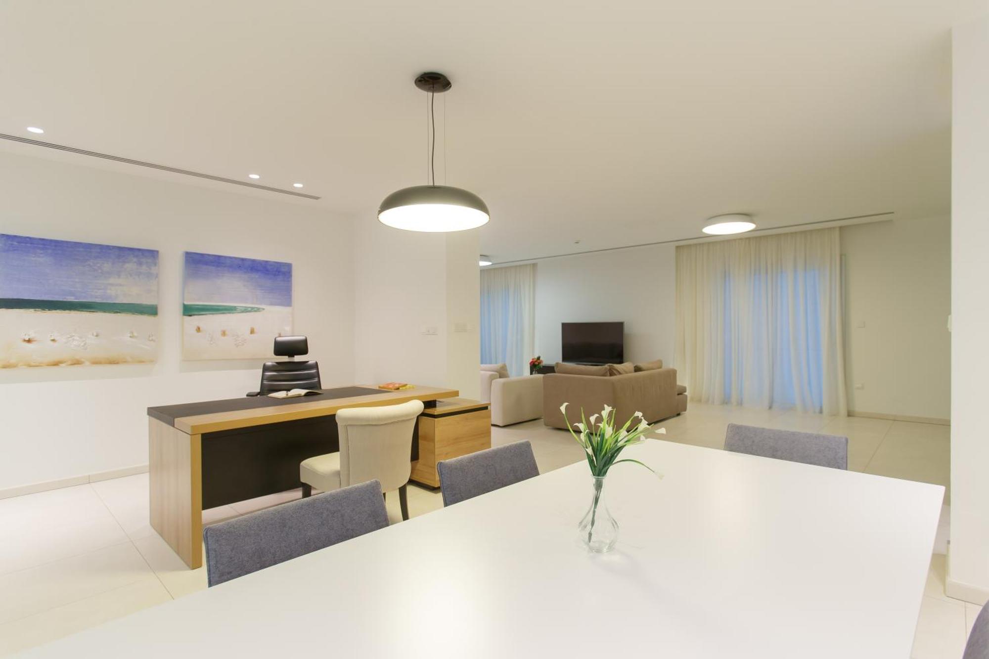 Villa Vivo Mare Beachfront - Emerald Ayia Napa