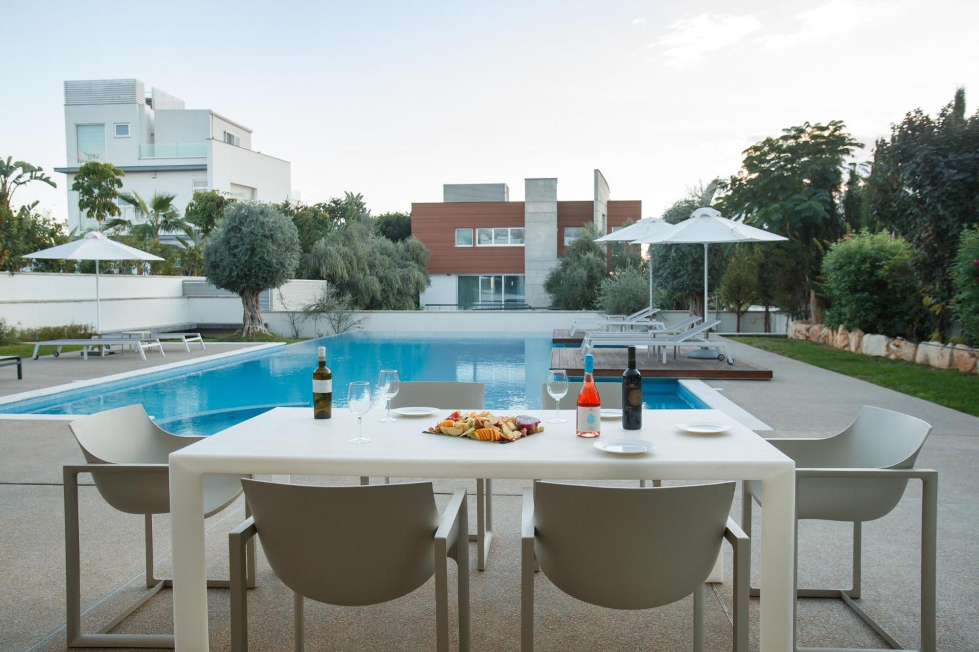 Vivo Mare Beachfront - Emerald