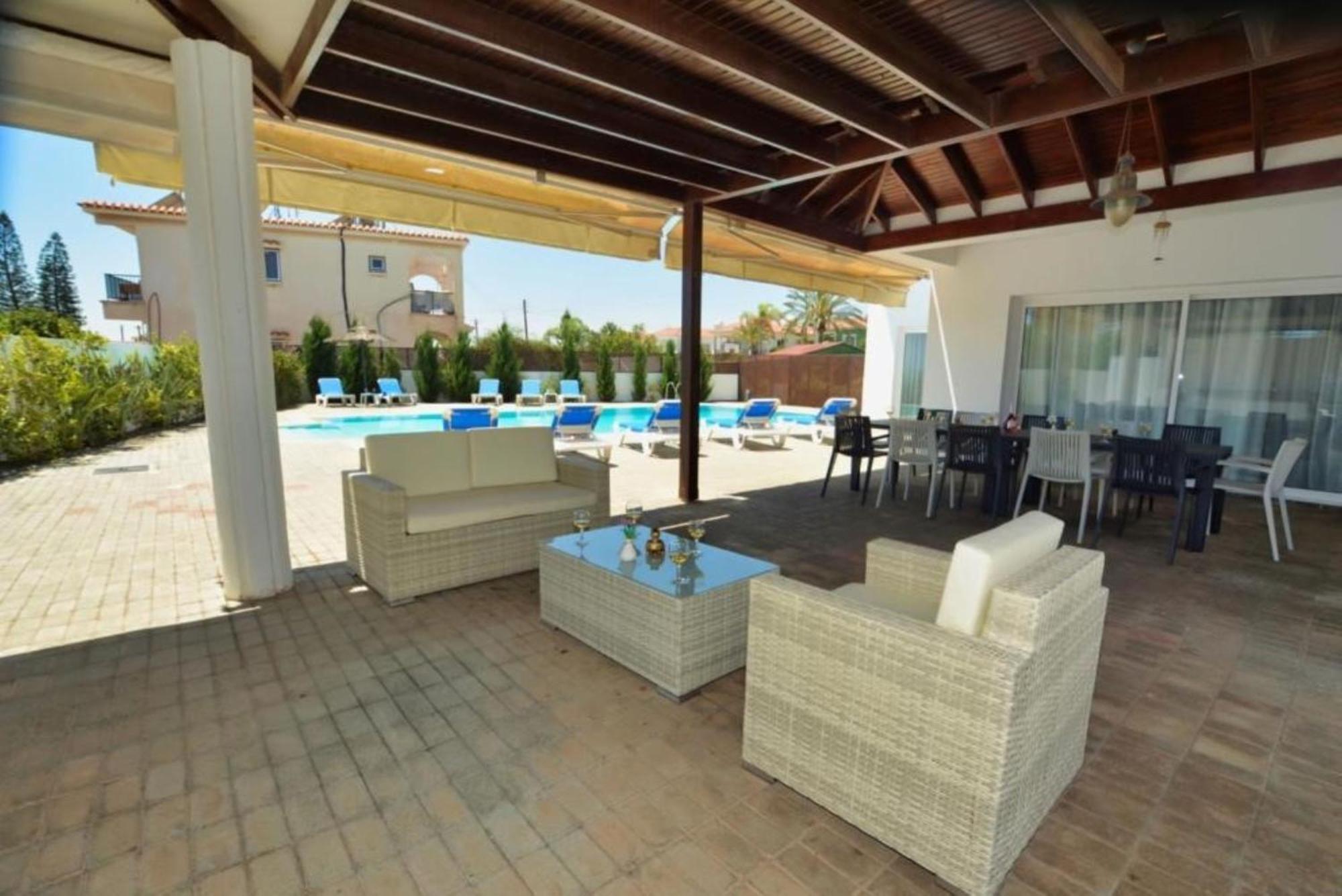 Nissi Diamond Mansion Holiday home