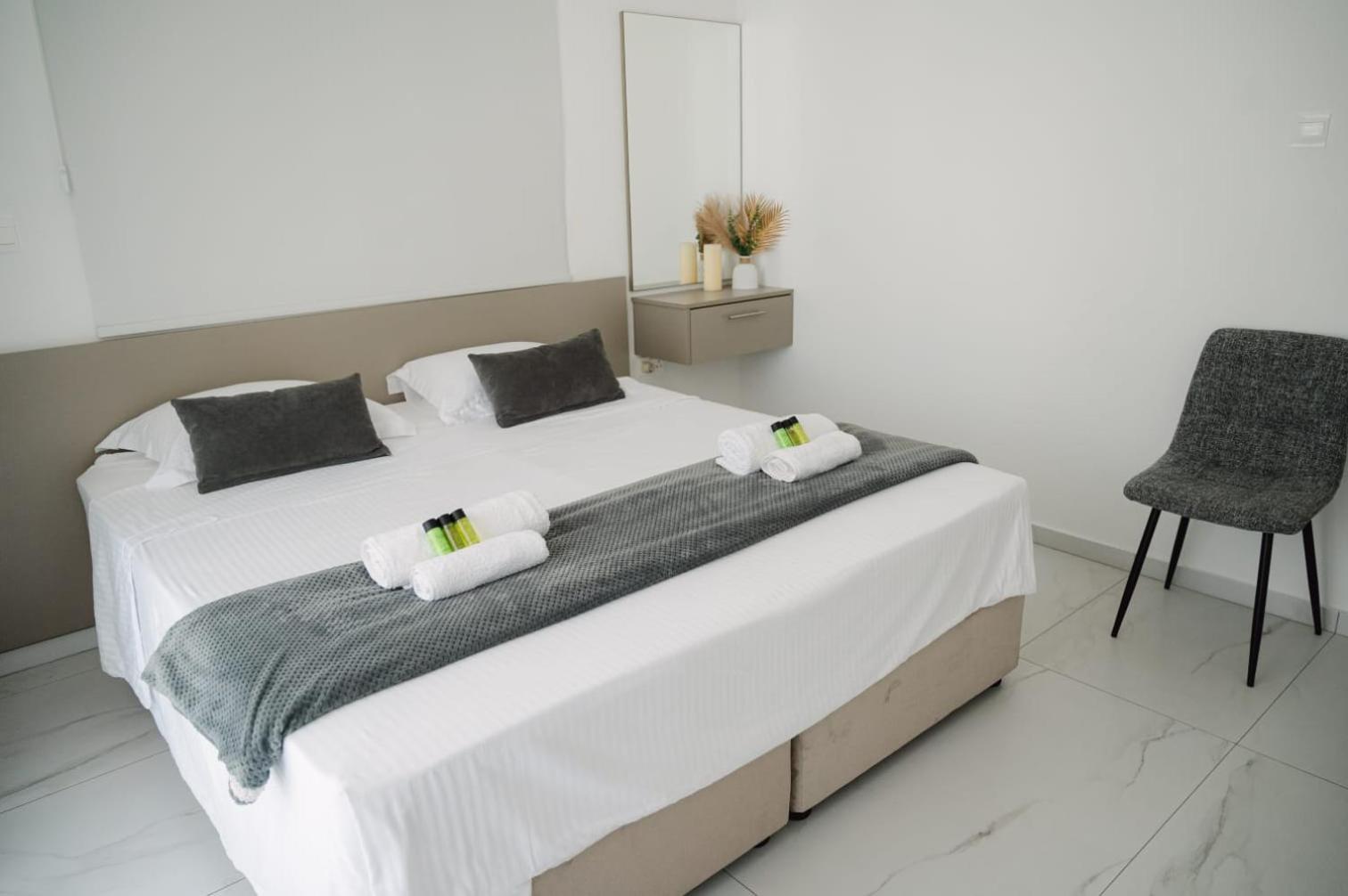 Apartment Nissi Route 76 *