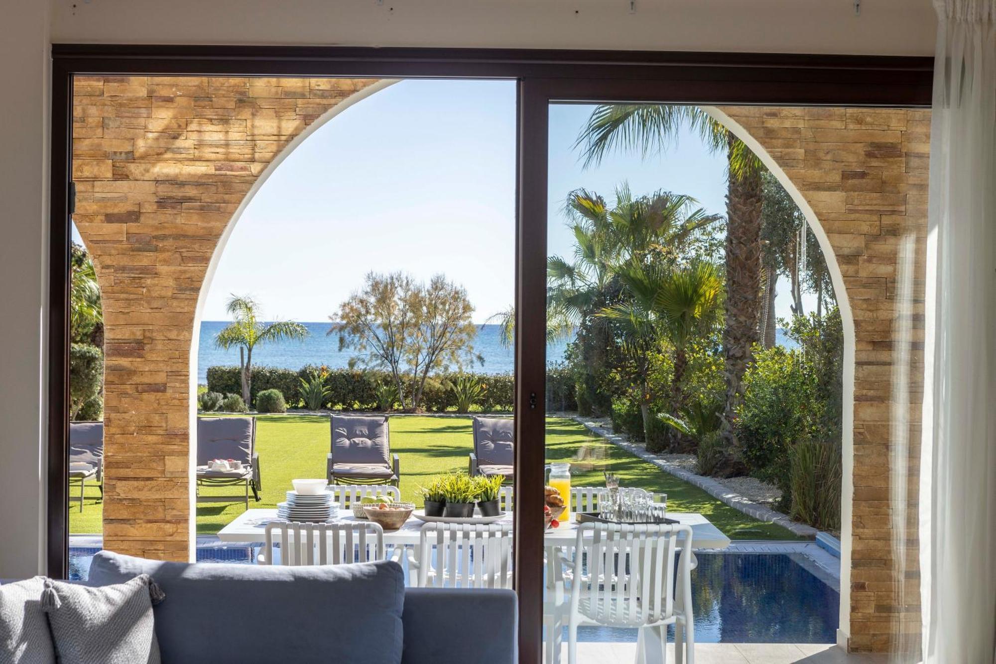Seafront Ionion H5 Villa
