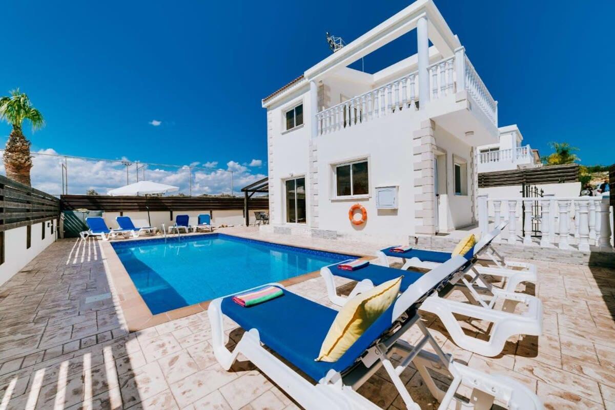 Tia Agia Napa