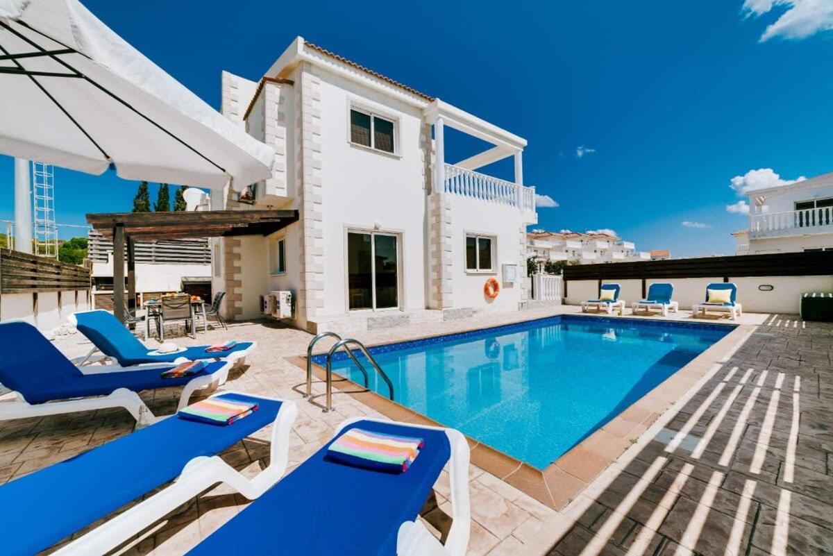 Tia Agia Napa