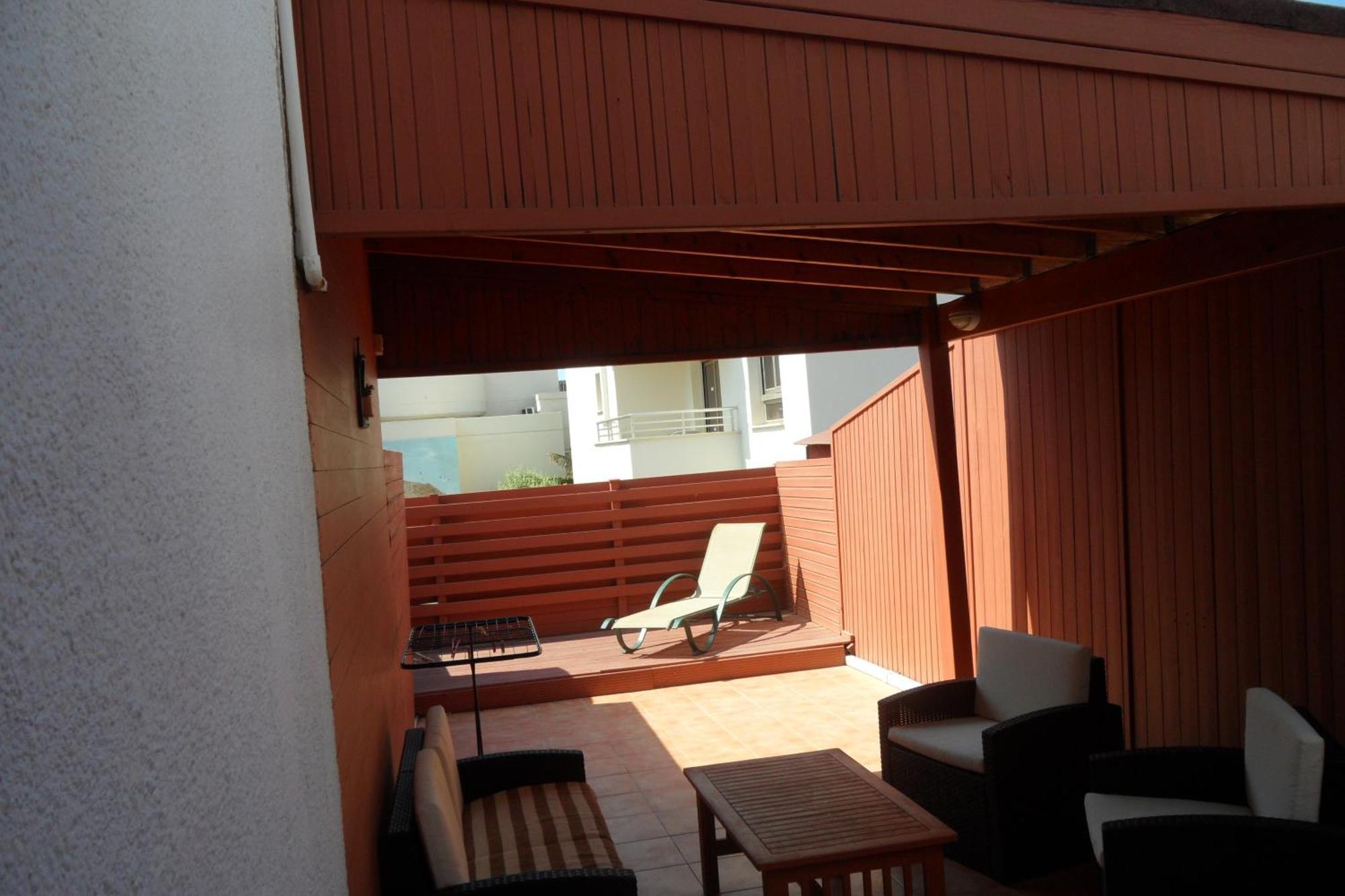 Holyday Ground Floor, Free Internet Apartment