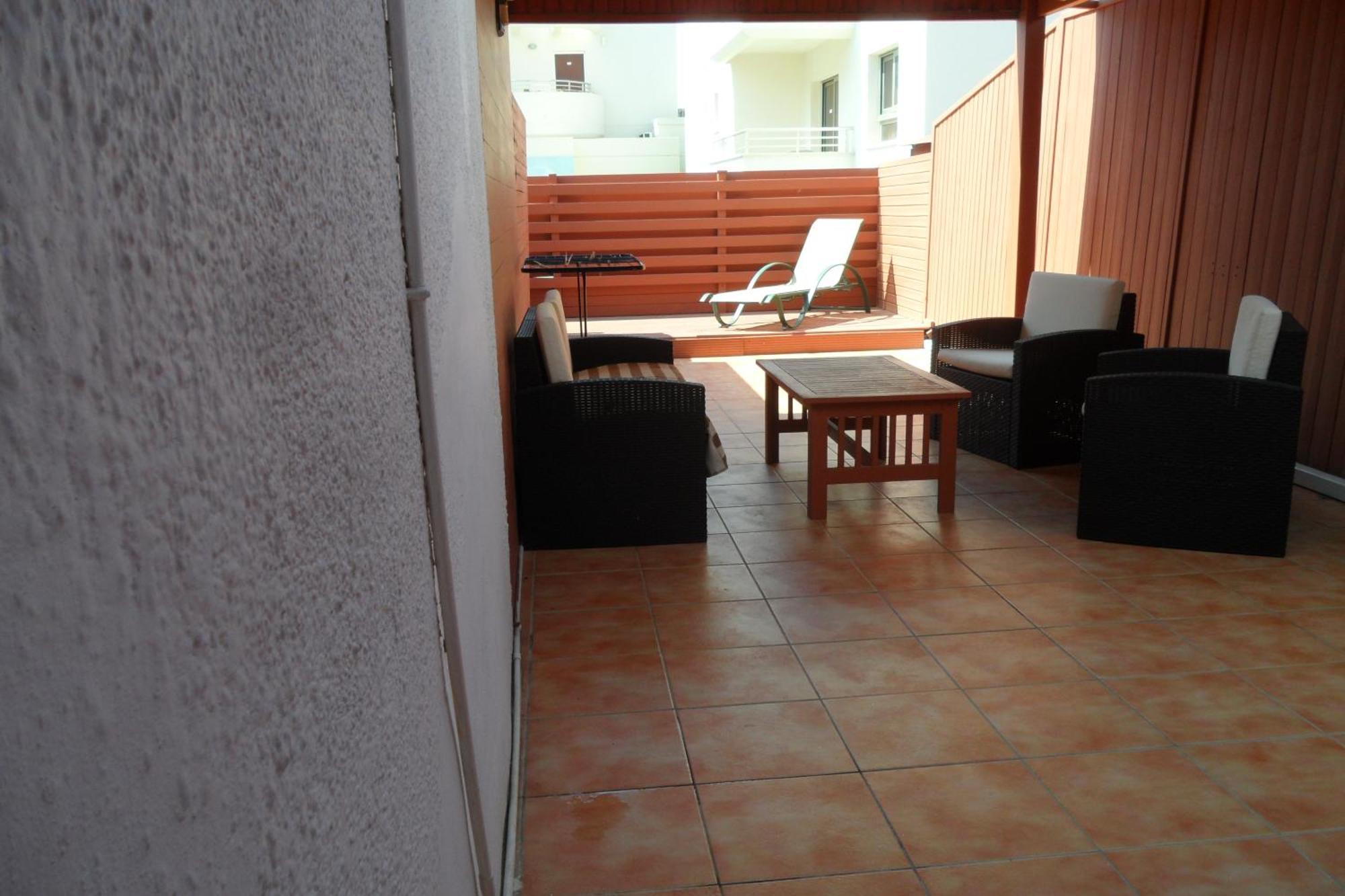 Holyday Ground Floor, Free Internet Apartment *
