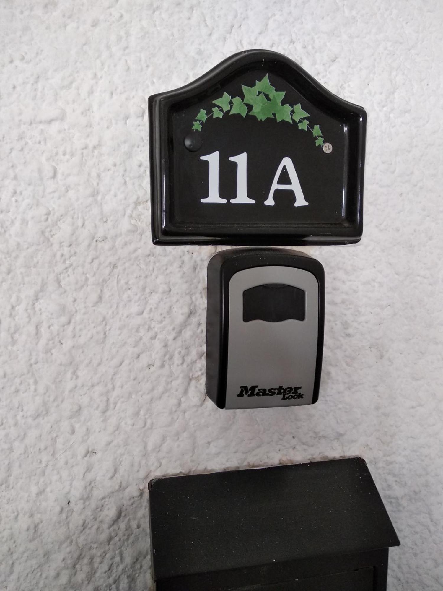 Holyday Ground Floor, Free Internet Apartment *