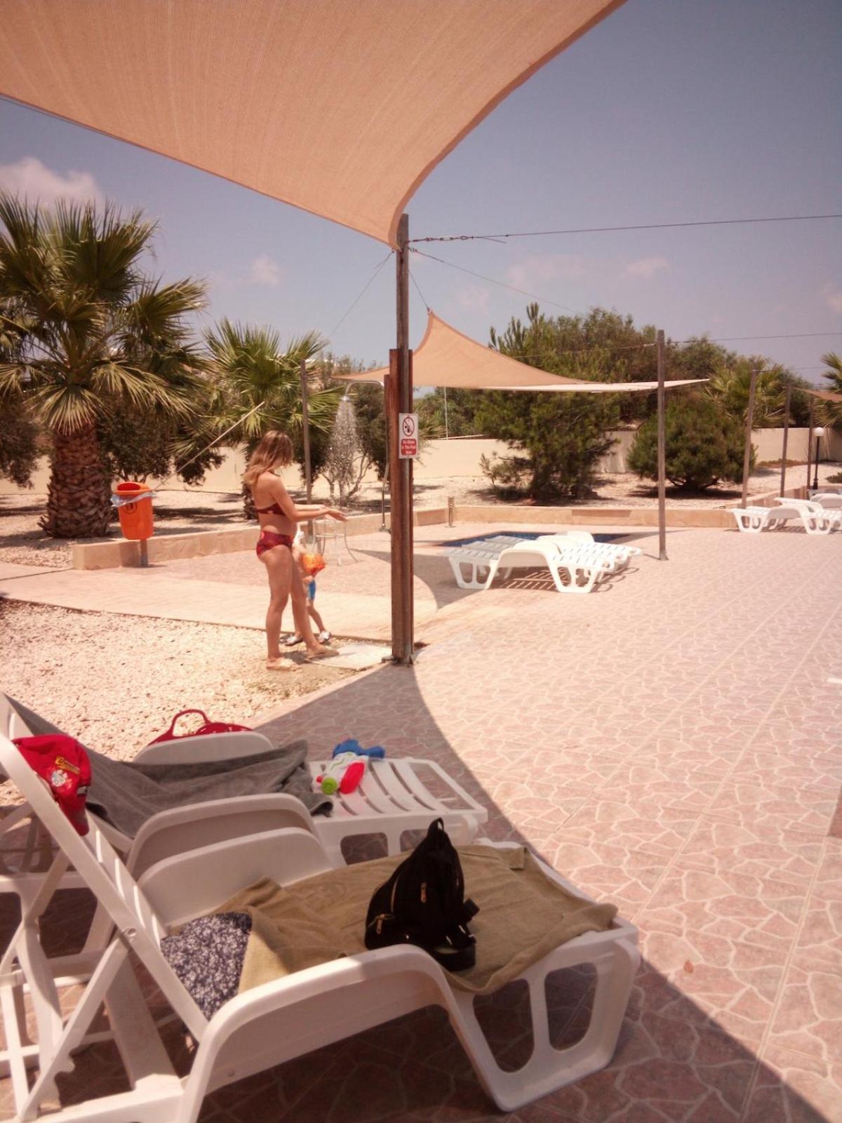 Nissi Area,ground Floor Flat, Free Internet Apartment *